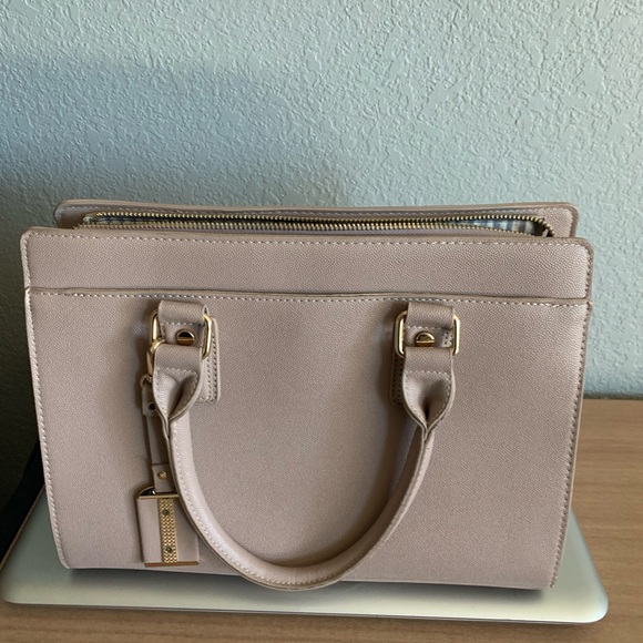 Miztique handbag with several pockets. Neutral color to match any outfit! - Picture 9 of 13